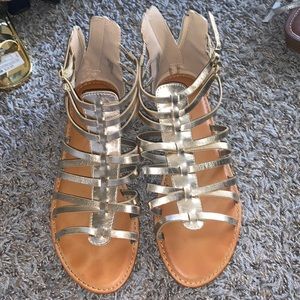 Rouge Helium Sandals